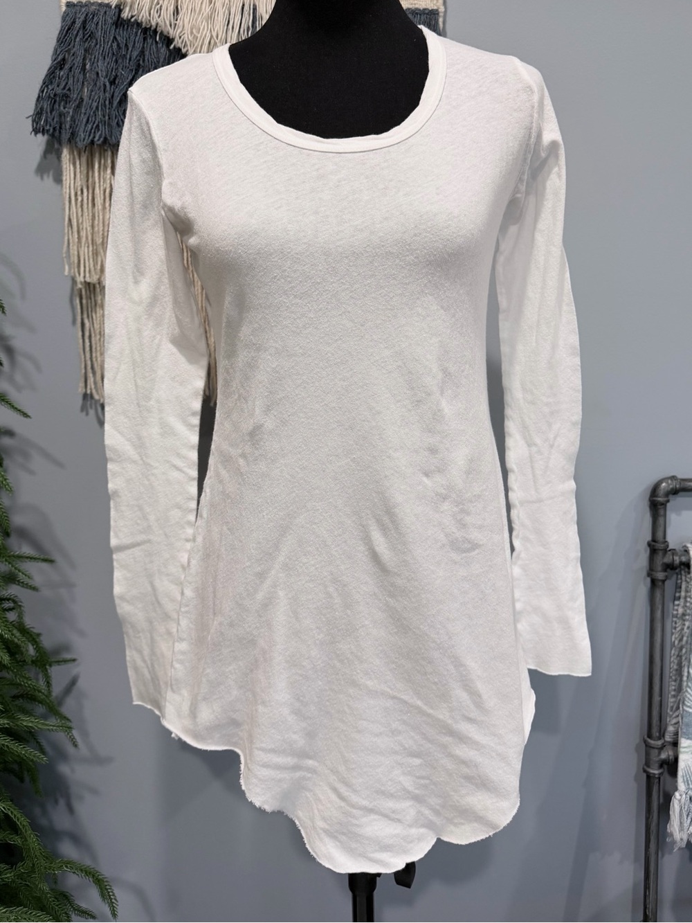 Tee Lab by Frank & Eileen White Long Sleeve Tee Small California Casual Luxury